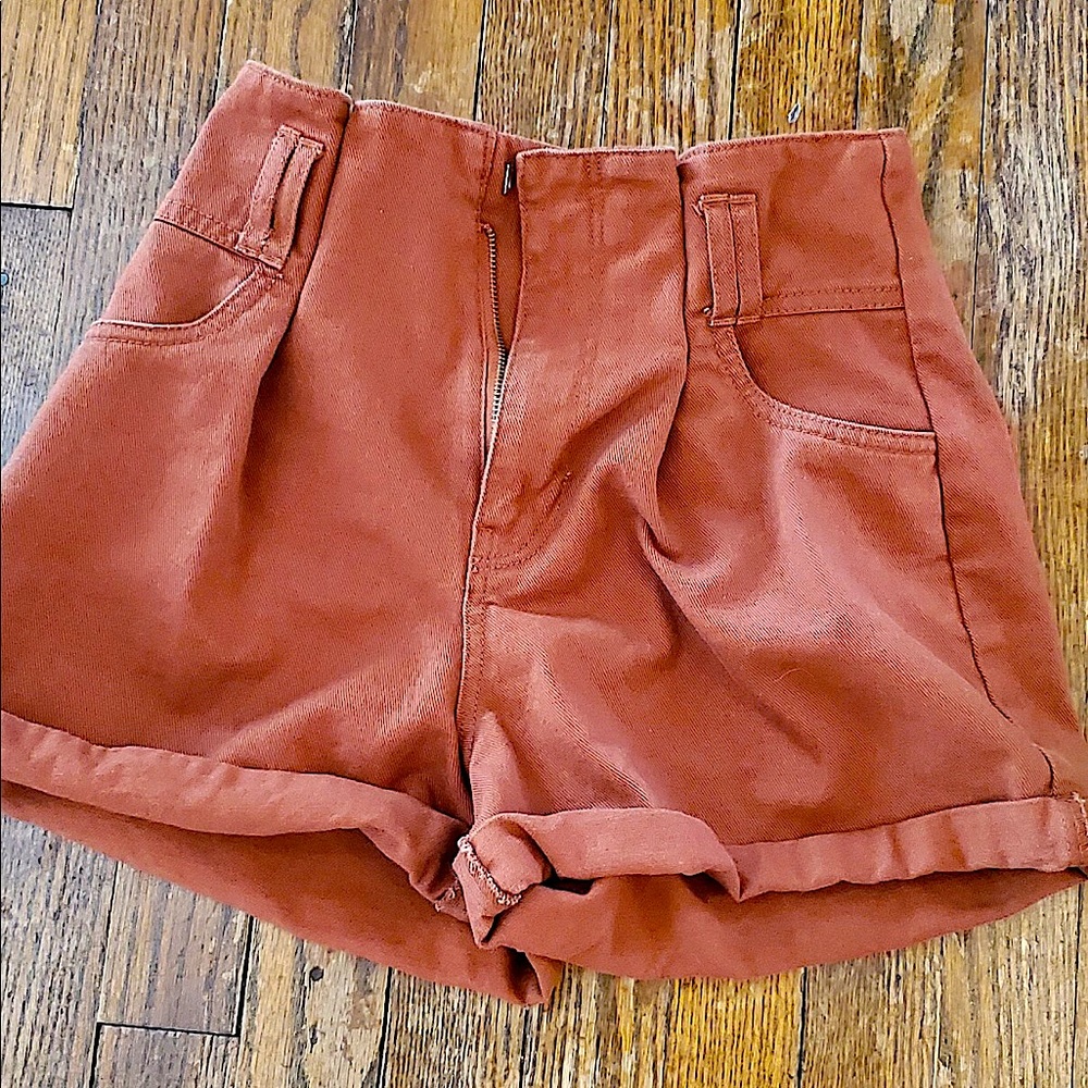 FOREVER 21 | High-Waist Trouser Shorts. Size S (2-4). SUMMER CHIC!!